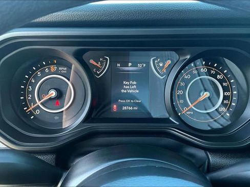 Used 2024 Jeep Gladiator Sport AWD/4WD image 13