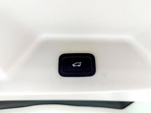 Used 2016 Land Rover Range Rover HSE image 44