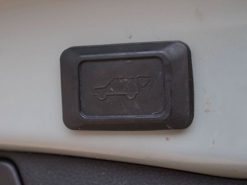 Used 2019 Toyota RAV4 Adventure w/ Cold Weather Package AWD/4WD image 9