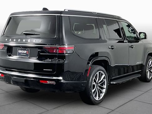 Used 2024 Jeep Wagoneer Series II w/ Premium Group I RWD image 12