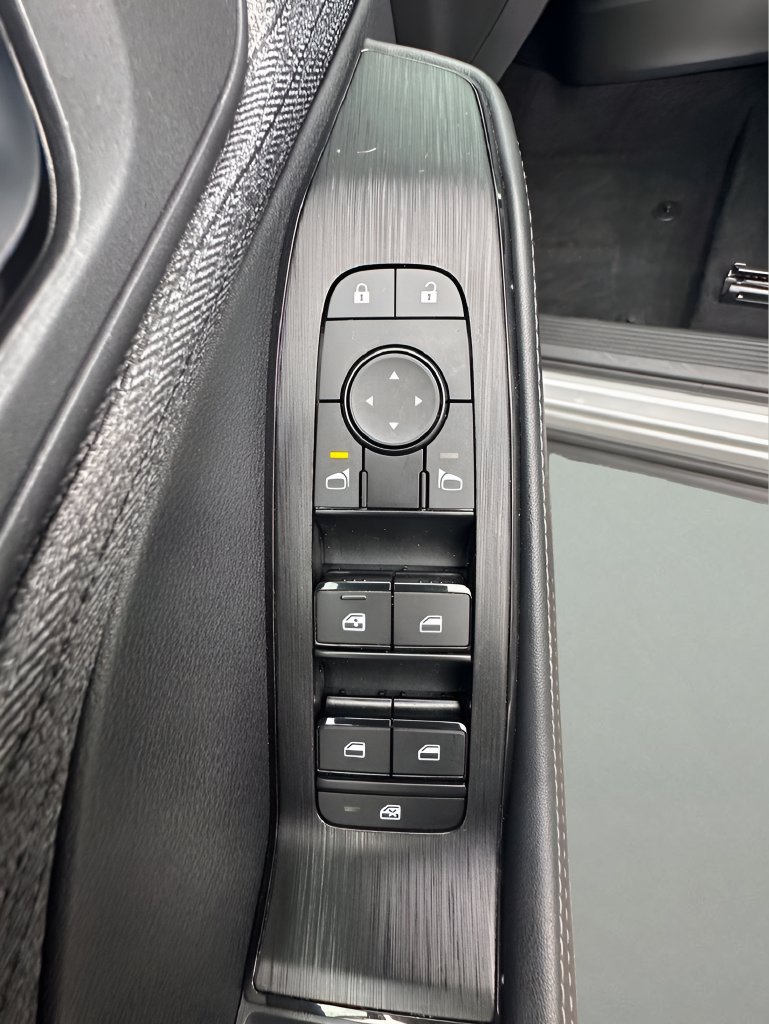 Used 2023 Nissan Rogue SV AWD/4WD image 12