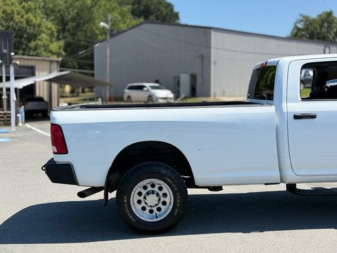 Used 2016 RAM 2500 Tradesman w/ Chrome Appearance Group AWD/4WD image 9