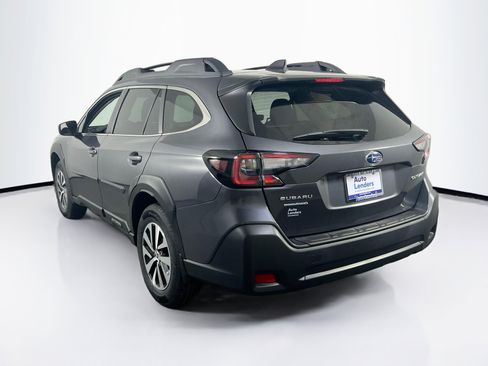 Used 2023 Subaru Outback Premium image 7
