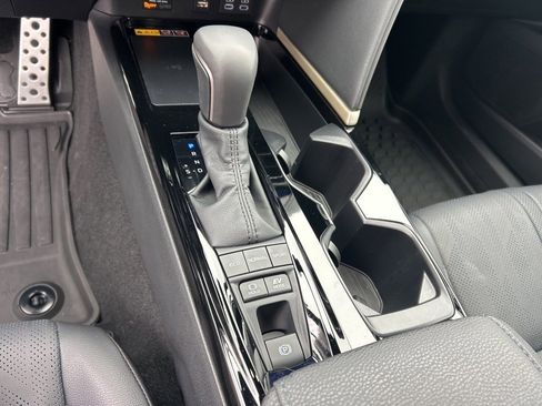 Used 2025 Toyota Camry XSE image 12