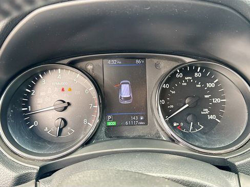 Used 2018 Nissan Rogue SV FWD image 14