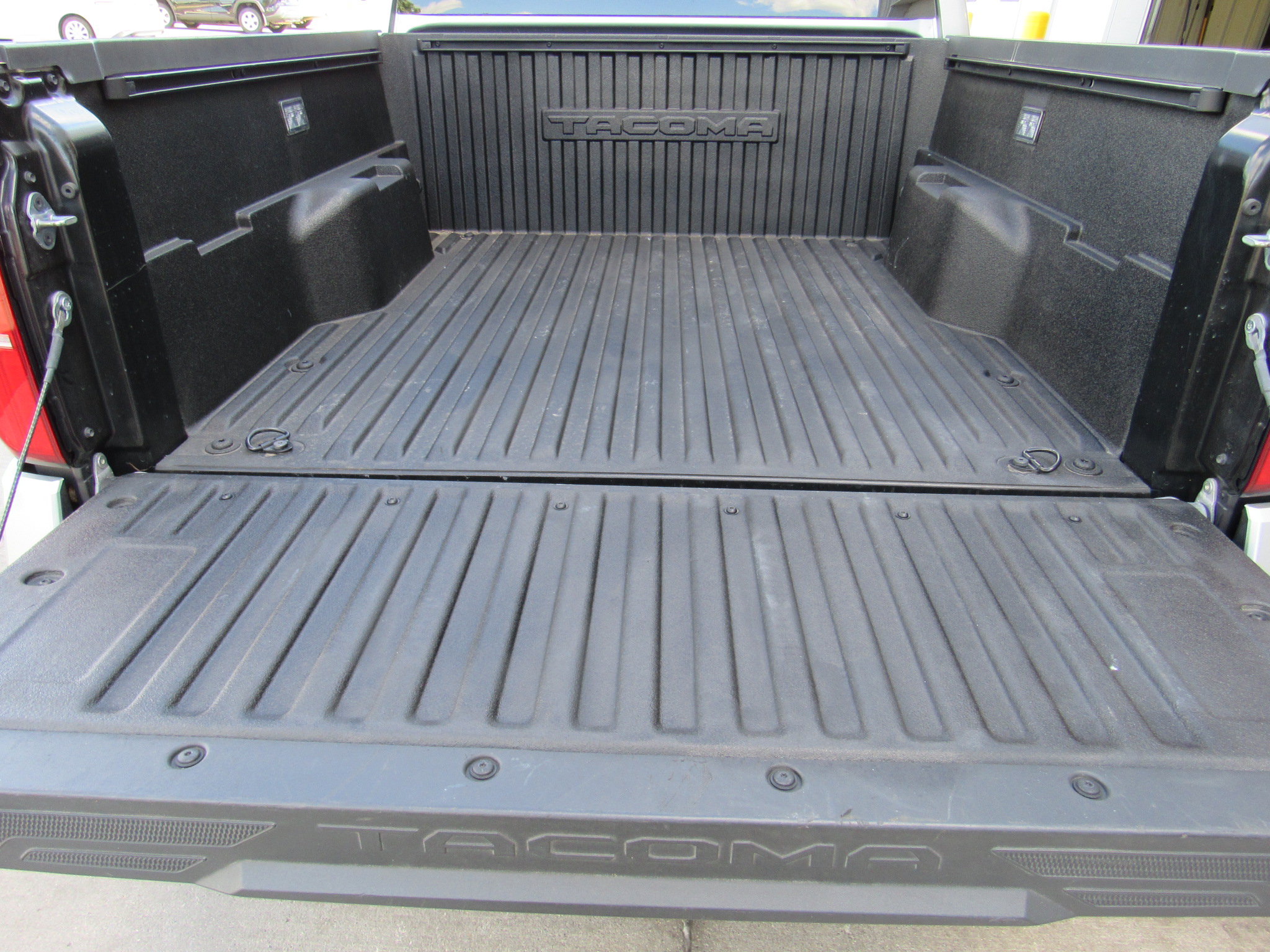 Used 2025 Toyota Tacoma TRD Off-Road AWD/4WD image 35