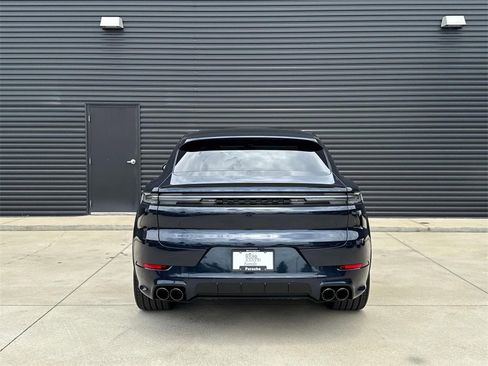 Used 2025 Porsche Cayenne S image 6