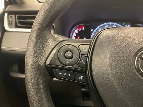 Used 2025 Toyota RAV4 XLE AWD/4WD image 15