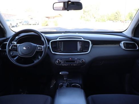 Used 2019 Kia Sorento AWD V6 image 16