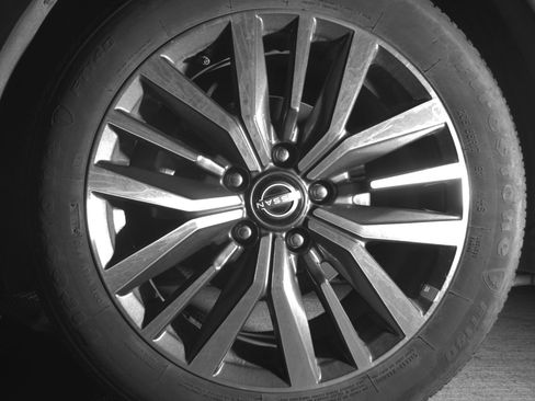 Used 2024 Nissan Kicks SV image 12