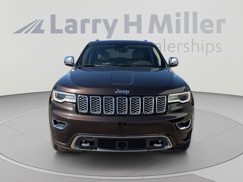 Used 2017 Jeep Grand Cherokee Overland w/ Jeep Active Safety Group RWD image 8