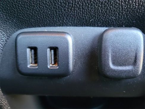 Used 2017 Chevrolet Colorado LT w/ LT Convenience Package image 23