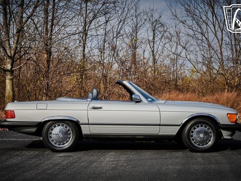 Used 1988 Mercedes-Benz 560 SL image 18