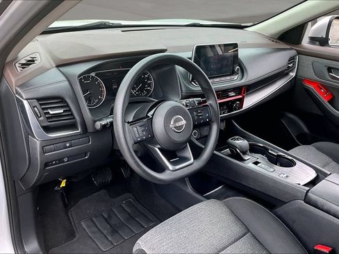 Used 2023 Nissan Rogue SV FWD image 16