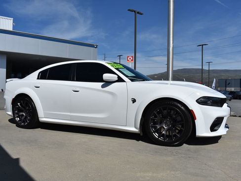 Used 2022 Dodge Charger SRT Hellcat w/ Harman/Kardon Audio Group RWD image 10