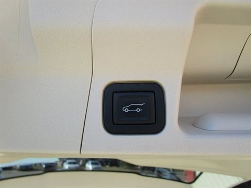 Used 2020 GMC Acadia Denali w/ Technology Package image 20