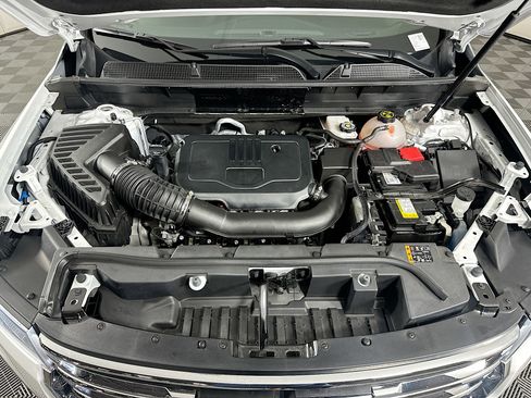 Used 2023 GMC Acadia SLE w/ Driver Convenience Package image 32