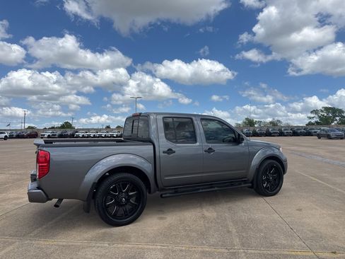 Used 2020 Nissan Frontier SV w/ Midnight Edition Floor Mats image 27