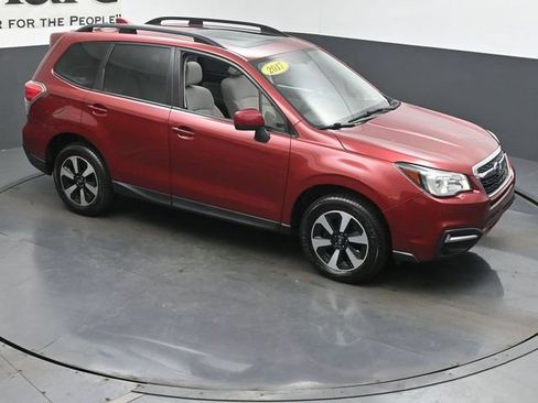 Used 2017 Subaru Forester 2.5i Premium w/ All-Weather Package AWD/4WD image 38