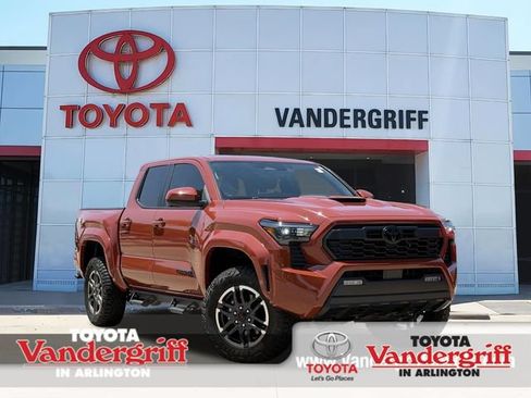 Certified 2025 Toyota Tacoma TRD Sport AWD/4WD image 1