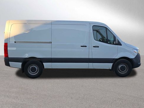 Used 2025 Mercedes-Benz Sprinter 2500 image 2