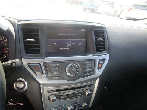 Used 2017 Nissan Pathfinder SL FWD image 17