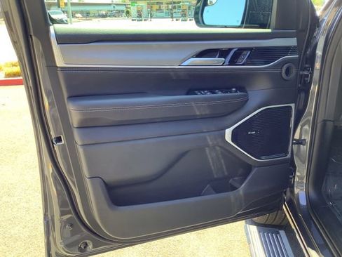 New 2026 Jeep Grand Wagoneer Limited AWD/4WD image 9