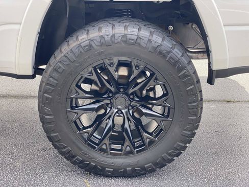 Used 2021 RAM 1500 Laramie AWD/4WD image 16