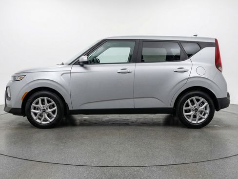 Used 2025 Kia Soul LX w/ LX Technology Package image 5