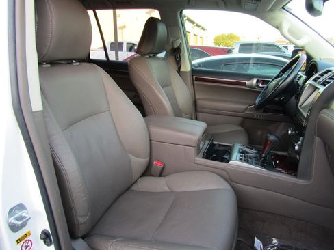 Used 2015 Lexus GX 460 w/ Premium Package image 13