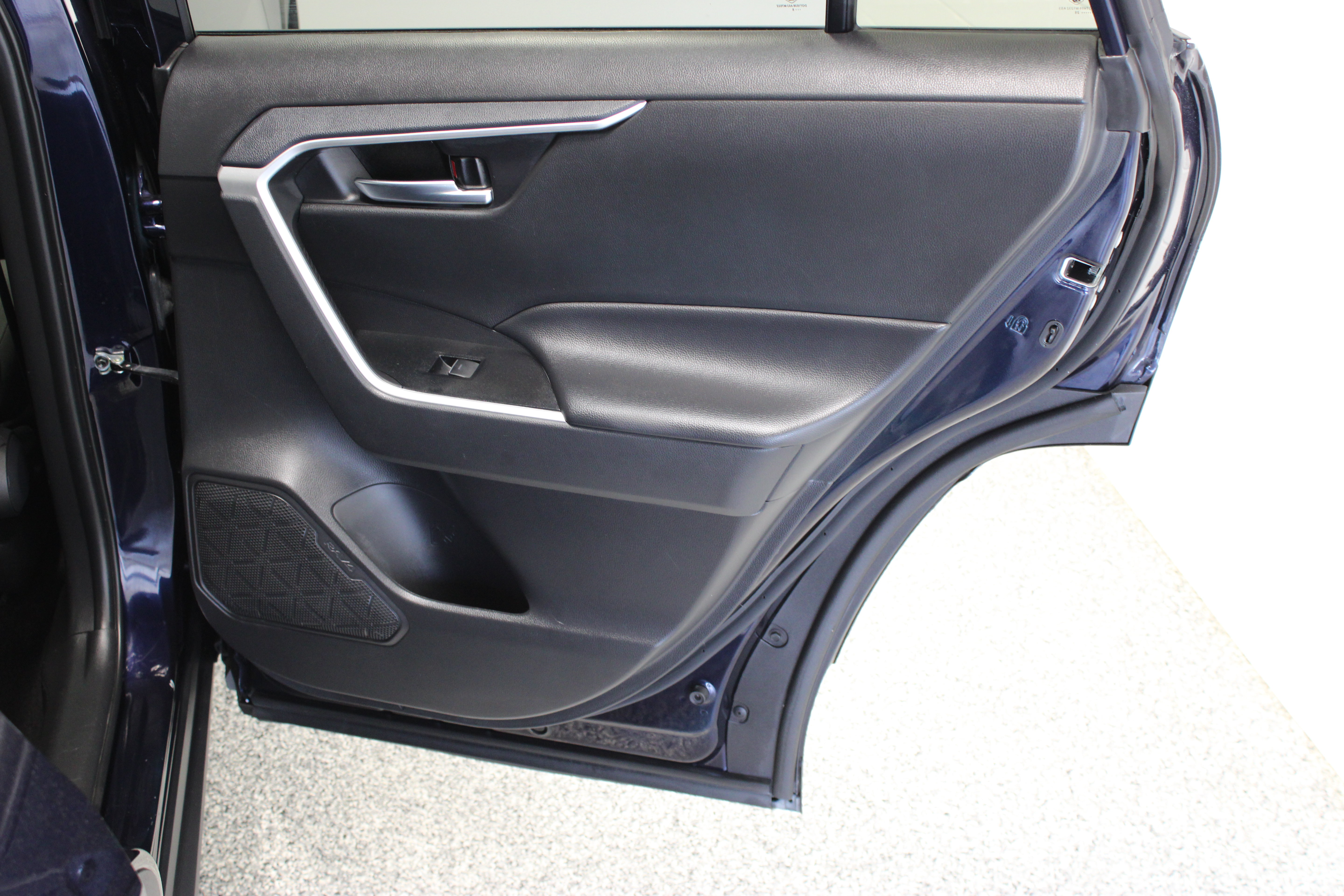 Used 2025 Toyota RAV4 XLE FWD image 32