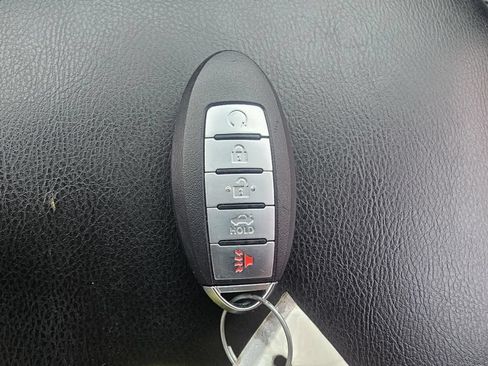 Used 2017 Nissan Pathfinder Platinum AWD/4WD image 52
