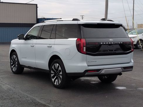 Used 2025 Ford Expedition Platinum w/ Driver's Package AWD/4WD image 6