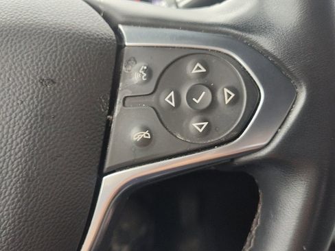 Used 2023 Chevrolet Traverse LT image 20