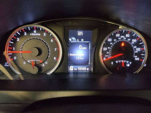 Used 2017 Toyota Camry SE image 23