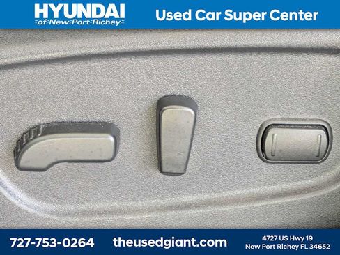 Used 2018 Nissan Rogue SV w/ Premium Package FWD image 23
