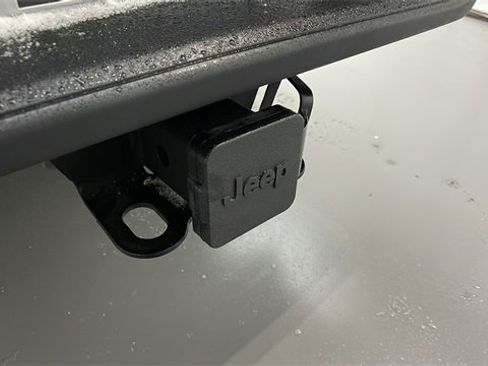 Used 2021 Jeep Gladiator Willys image 34