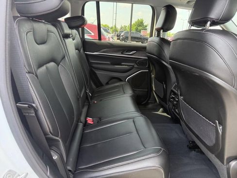 Used 2023 Jeep Grand Cherokee 4WD 4xe image 7