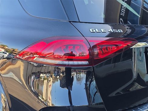 Certified 2021 Mercedes-Benz GLE 450 4MATIC image 11