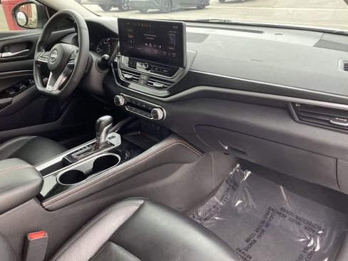 Used 2023 Nissan Altima 2.5 SR w/ SR Premium Package FWD image 17