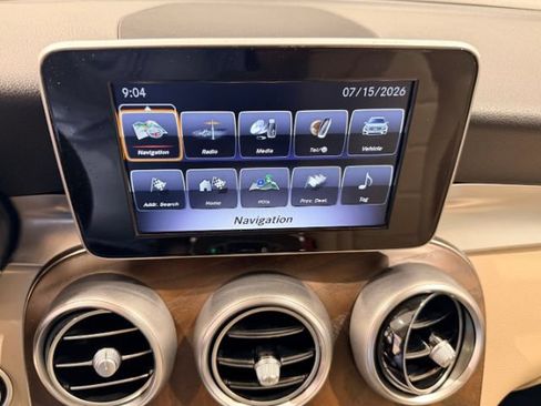Used 2019 Mercedes-Benz GLC 300 4MATIC image 29