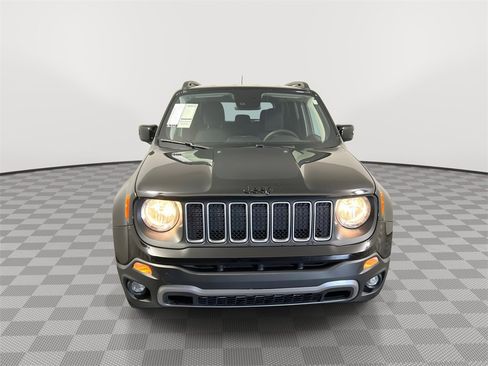 Used 2023 Jeep Renegade Latitude image 3