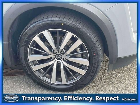 Certified 2022 Nissan Pathfinder Platinum w/ Cargo Package image 9