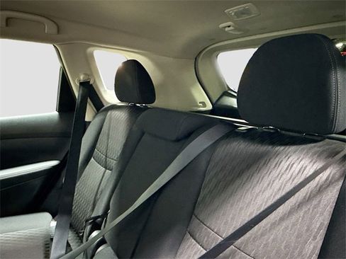 Used 2017 Nissan Rogue S image 24