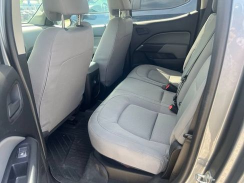 Used 2020 Chevrolet Colorado W/T w/ WT Convenience Package AWD/4WD image 9