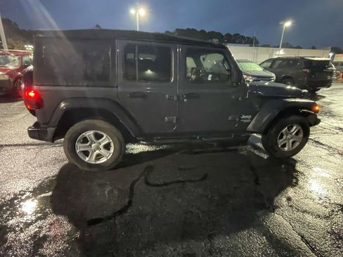 Used 2020 Jeep Wrangler Unlimited Sport S image 11