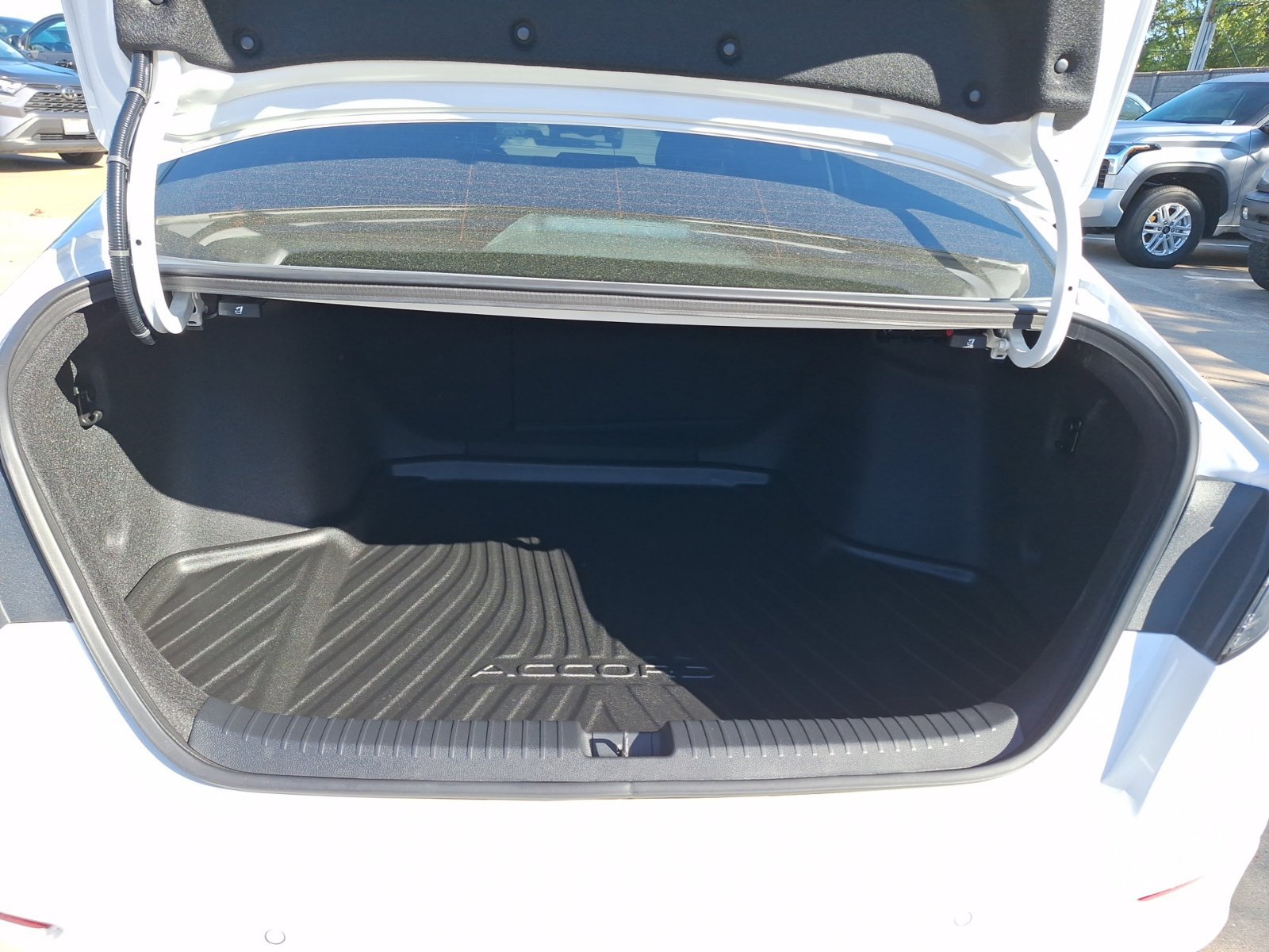 Used 2026 Honda Accord EX-L image 37