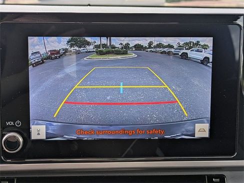 Used 2025 Toyota Camry SE image 20