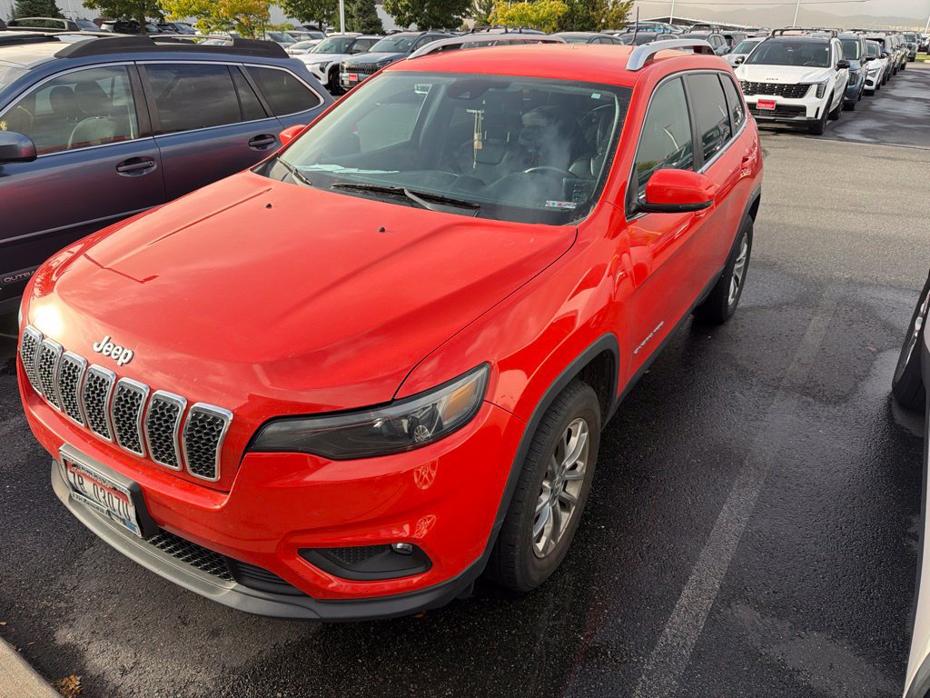 Used 2021 Jeep Cherokee Latitude Plus AWD/4WD image 2
