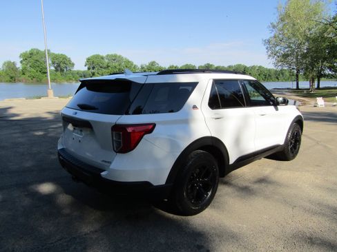 Used 2023 Ford Explorer Timberline w/ Timberline Technology Package AWD/4WD image 4